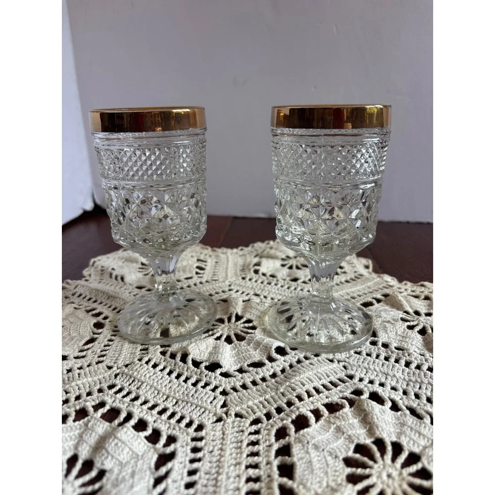 Vintage Gold Rim Diamond Point Glass Goblets Set 2 Clear Pressed Pedestal‎ Wine